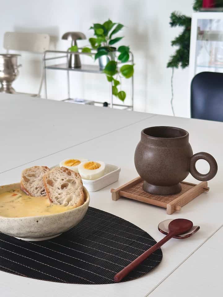 Simple and healthy(?) brunch ! 
With my favorite mug cup, it is perfect to use ice cup too 🤍


#OhouseReset 
#Ohouseglow #Ohousecleanse
#NewYearReset #WelcomeChallenge #cup #brunch #homecafe