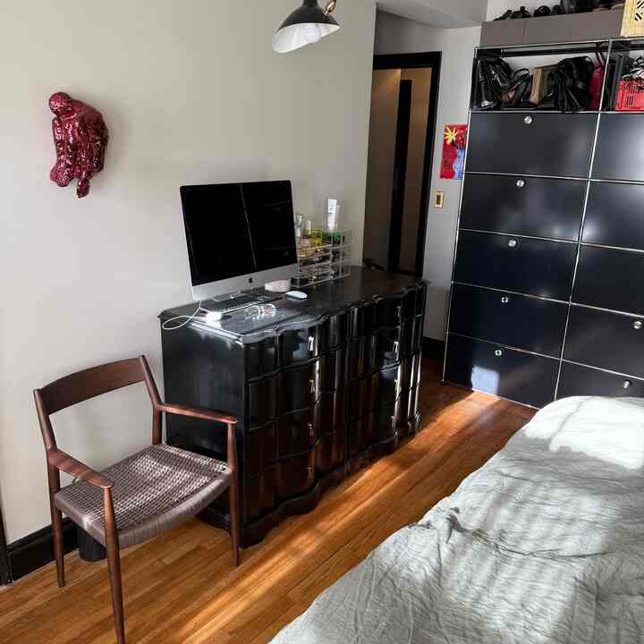 Do I need a desk here? 

#bedroom #bedroommovie #movieset 