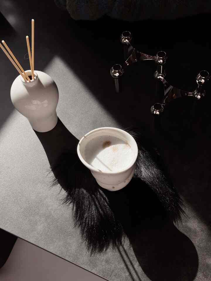 My current favorite mug and coaster these days


#coffeetime #diningtable #coffeecup #mug #coster #diffuser #candleholder #stoffnagel #ceramiccup #diningspace #coffee #latte 