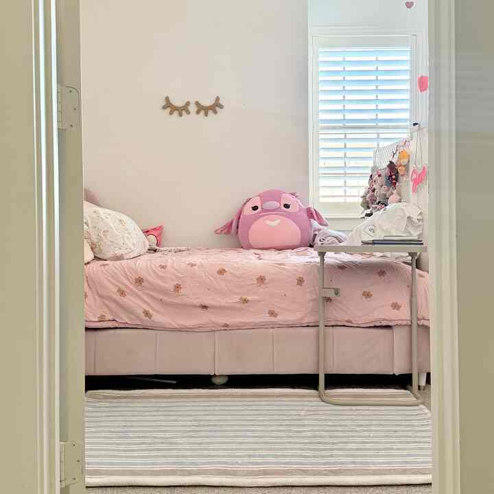 The whole family obessing how soft the rug is. My daughter took it to her room and I’m actually liking how it looks☺️

#gifted #ohousecleanse #sundayreset #cleaningday #ohouseglow