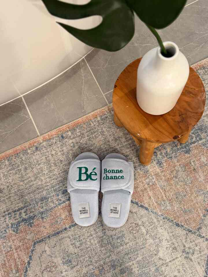 These slippers are so cute! Love the color combination. Green and light blue. 

#welcomechallenge #OhouseCleanse #OhouseReset #newhousereset