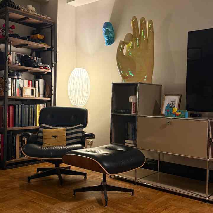 #OhouseLight #OHouseGlow 
#livingroomlight #Lamp #LivingroomLamp 

Lighting is a must in NYC especially they don’t allow ceiling lights to be installed. I don’t mind many floor lamps! 