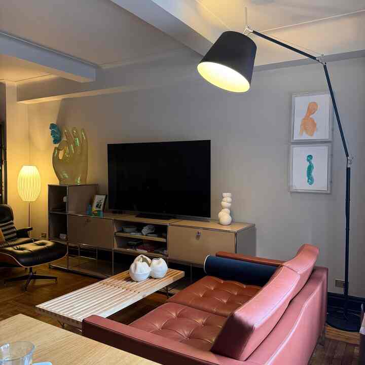 Never enough of floor lamps! 

#OHouseGlow #OhouseLight #floorlamps #livingroom 