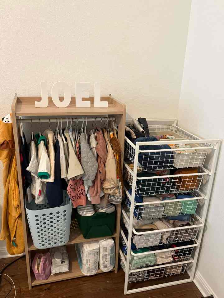 Finally organized all clothes for my 2nd boy! 

#toddlerclothing #organizer #minimal #butmaximal #cleaning #kidscloset 