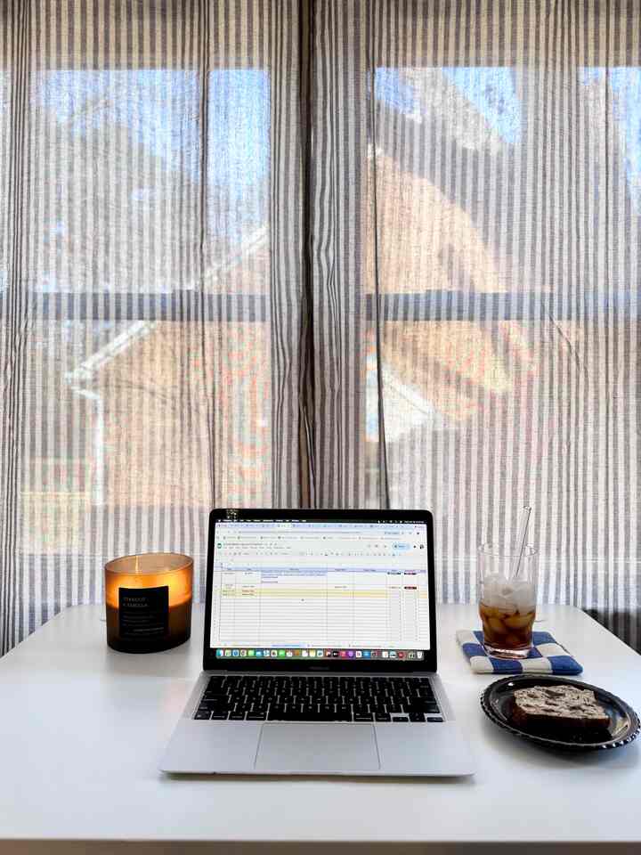 Morning light without the awkward eye contact 😂
These light-filtering curtains are perfect for coffee, work, and slow starts.

#wfh #morning #curtains #cozy #cozyhome #cozydecor #cozydecor #cozyinterior #cozyhomeoffice #homeoffice #cozywfh 