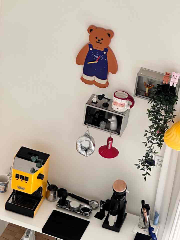 柔らかな光と、大好きな小さなものに囲まれた、ゆったりとした心地よい午後。
自分のペースでコーヒーを淹れながら、静かな時間を過ごします。
特別なことは何もせず、ただ心地よく、穏やかで、自分だけの温かいひとときを。☕️

#slowliving #cozyafternoon #ohousevibes #quietmoments #homecoffee #littlejoys #softlight #OhouseReset
#Ohouseglow #Ohousecleanse
#NewYearReset