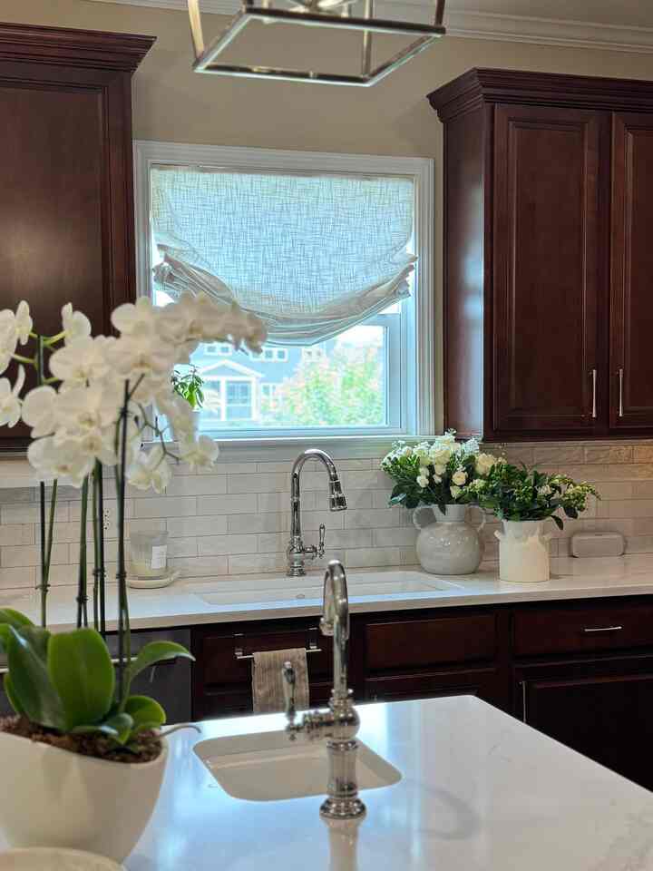 Spring is 7 weeks away for us. Close enough to start feeling it, far enough that winter still has a little grip.
#kitchen #timeless #neutrals