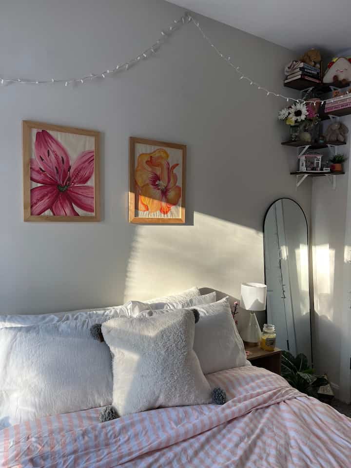 sunlight is the best light #bedroom #bedroomdecor #floormirror #bedding #bedset #sheets #linenpillowcase #pictureframe 