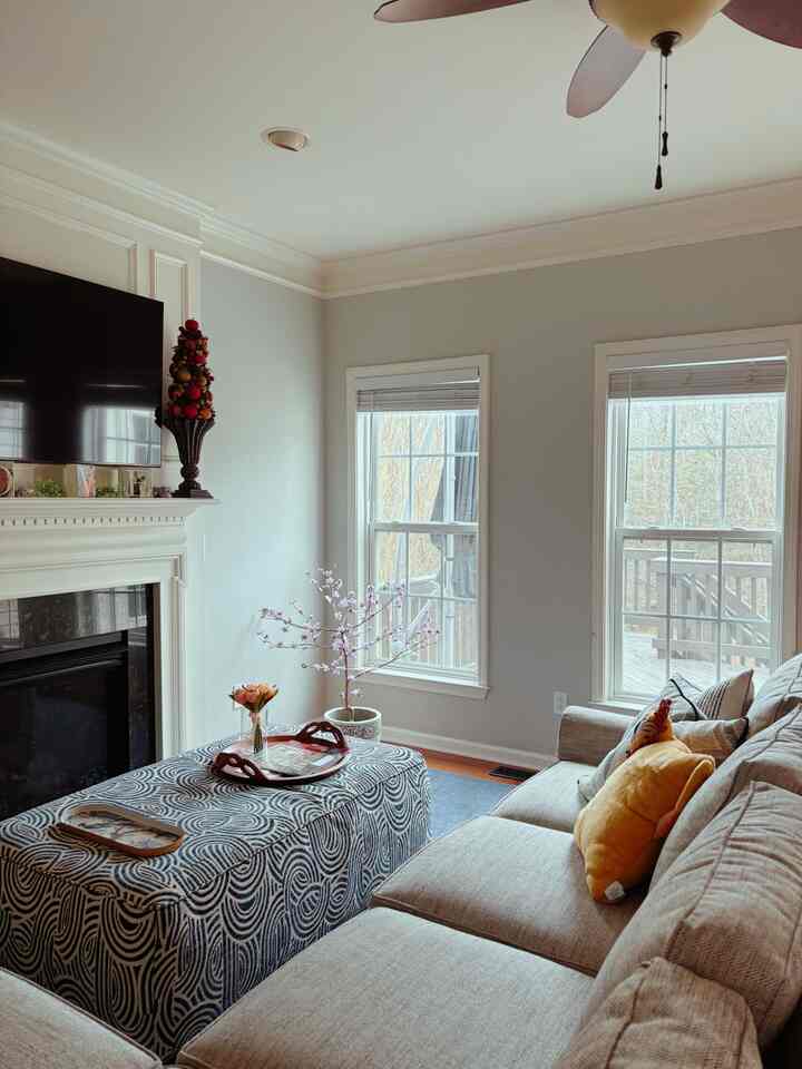 Tagged posts featuring Oval Enameled Metal Chinoiserie Bird Decorative Vanity Tray 2