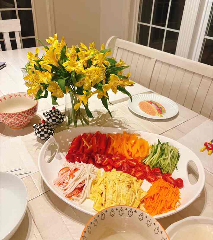 Would you join us? 😋


#ohouseglow #dinnertime #diningtable #cooking #dinnertime #fozyhouse #cozyvibe 