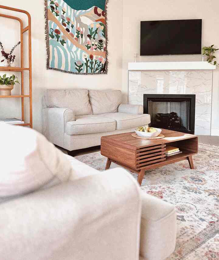 I love living here 🤍
The space feels full of life, yet so peaceful.
Somehow, it feels new every single day.

#cozyhome #homelife #homesweethome #mylittlehome #cozyvibes #calmandcozy #warmtones #softliving #simpleliving #slowliving #homeinspiration #interiorvibes #dailycomfort #peacefulmoments #everydayjoy #athome #livethelittlethings #myspace