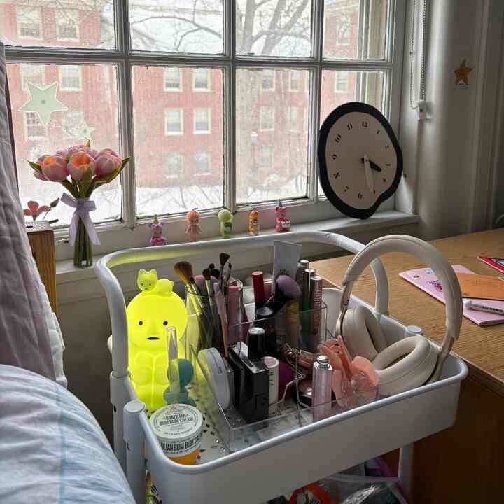 Whats on my bedside? #calm #lamp