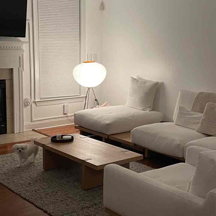 Caught someone rushing by 🐾💨

#ohouselight #ohouseglow #lamp #akari #japandi #minimal 