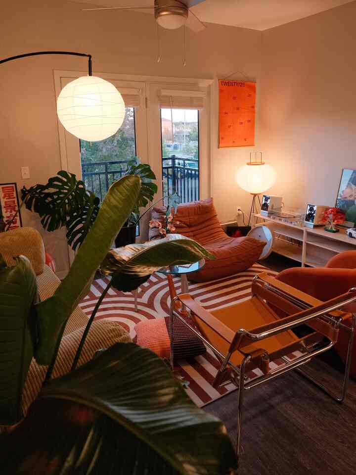 A rare shot of my living room in the evening illuminated by my favorite lamps :)

#OhouseLight #OhouseGlow #warmlighting #lampcollection