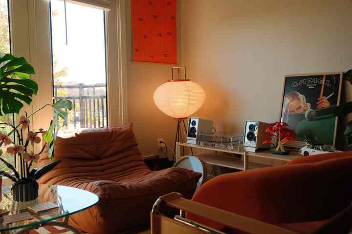 Always going to advocate for playful decor :) heal your inner child!

#OhouseLight #OhouseGlow #playfuldecor