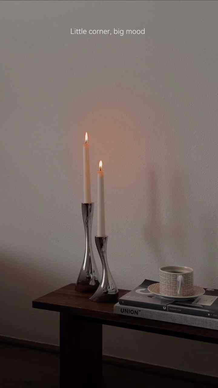     Little corner, big mood 🖤

#shelf #shelfdecor #plantshelf #woodenshelf #homedecor #livingroom #japandi #livingroomdecor #candleholder #coffee #coffeecup #magazine #coffeetablebook #vase #flower #minimal 