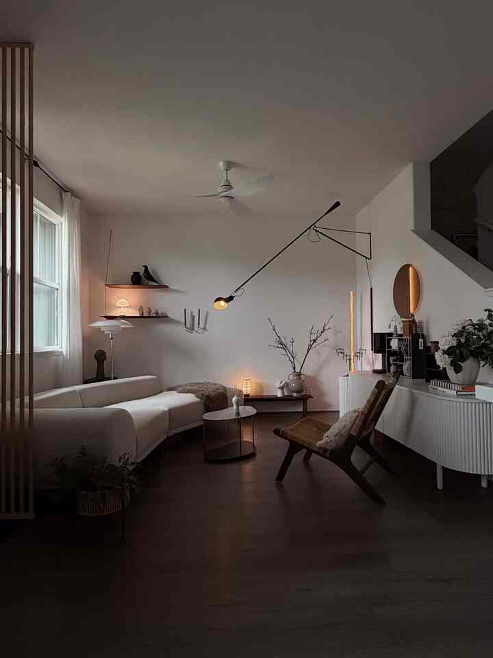 最近の私のお気に入りのリビングルームの雰囲気

#リビングルーム #livingroominterior #livingroomdecor #homedecor #moodlighting #lighting #vase #shelf #lamp #shelfstyling #diffuser #cozyhome