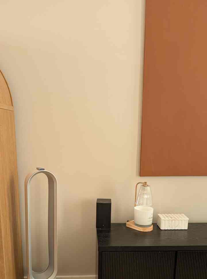 Cool down and breathe comfortably in your space of relaxation ✨💨 #summer #livingroom #tech