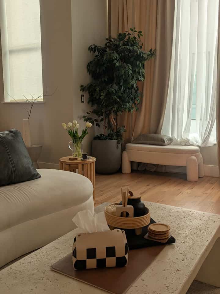 Sometimes the best ideas sprout from everyday interactions! #livingroom #concrete #neutral