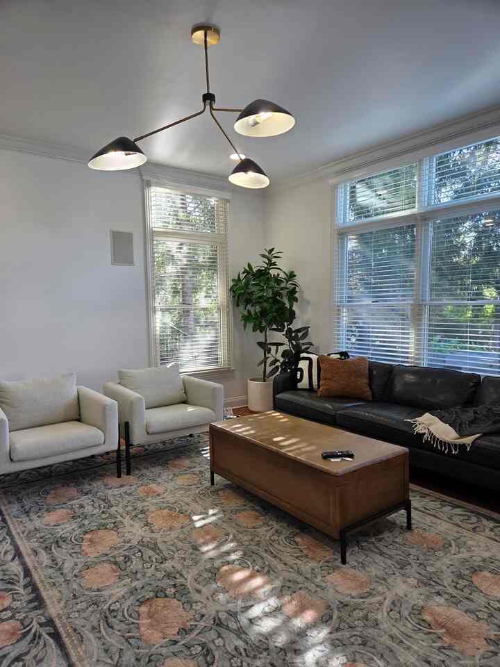 Afternoon sunlight in the family room make my day. 
#familyroom #ruggable #cozybrownandblack #fauxtree