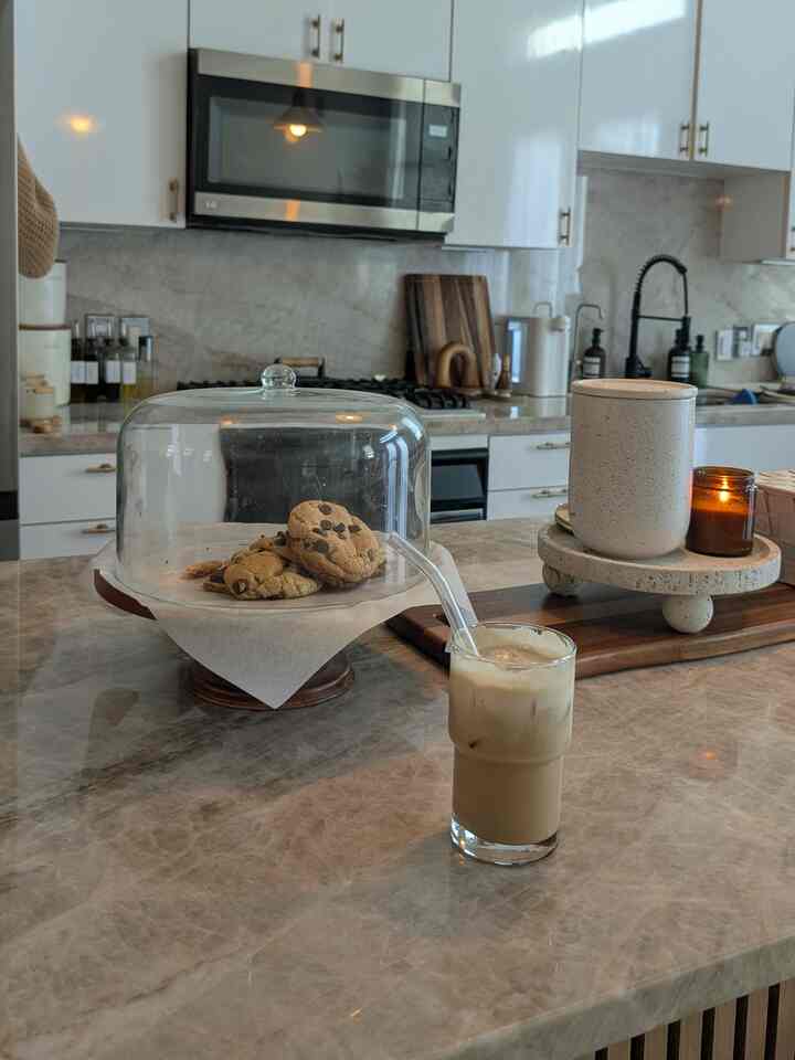 Every morning starts with coffee and cookies (at least this week!) ☕ 🍪 

#coffee #cookies #candle #kitchen #natural