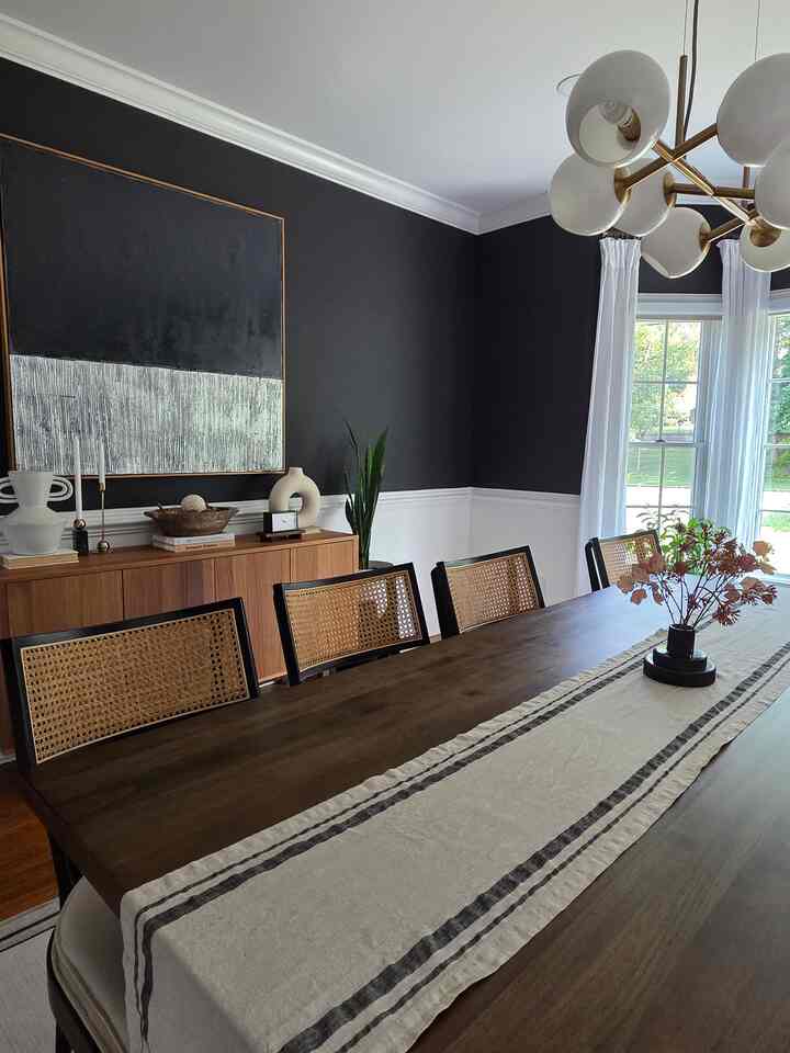My moody diningroom. Classic woody+black.
#diningroom #Oakwood #libbychair #familyzone #moodyinterior