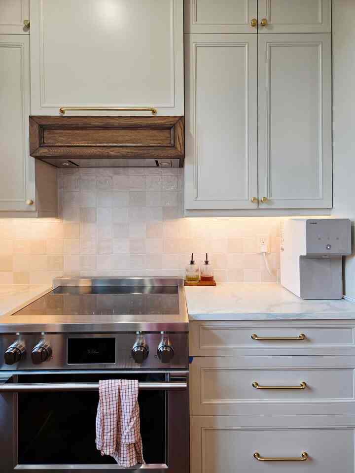Mommy's new favorite spot in the house. 
#kitchen #inductionrange #softandairy
