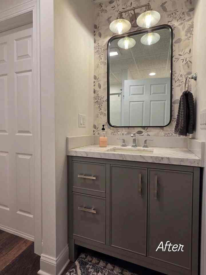 Super easy and budget friendly update of the bathroom in the basement. 😉
#peelandstickwallpaper #affordableupdtae