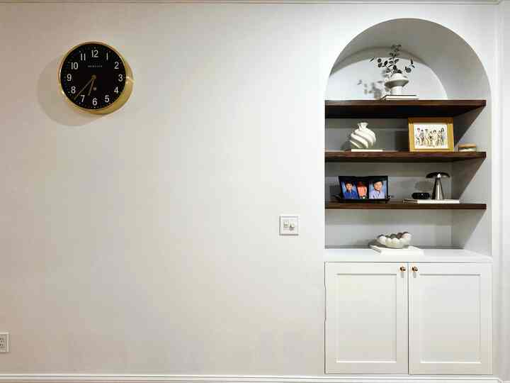 We all need at least one empty wall. 
#cleanwhite