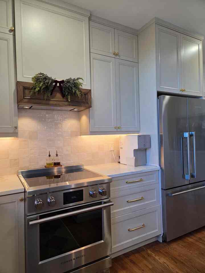 Sprinkle a little festive spice in the kitchen.
#christmasiscoming #simpledecor