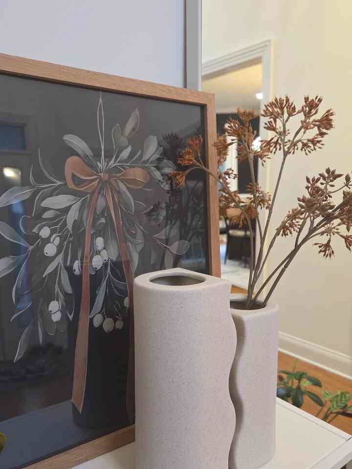 One simple art can add a hint of Christmas. 
#quietchristmas #softdecor #entryway 