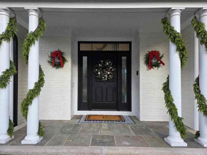 Yes, it's back!🎄 
#frontporch #amazonfinds #christmasdecor