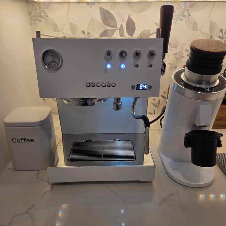 Hello my friend! 
Make yourself home and get me coffee 🤎🤎
#coffeestation #butlerpantry #brewing