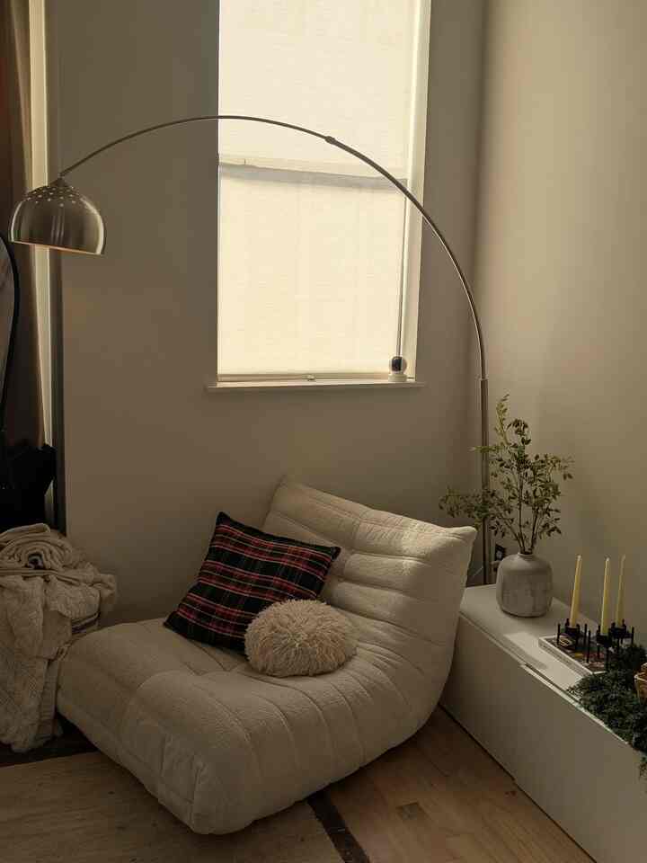 The most lounged on piece of furniture the whole year 🛋️

#togo #couch #livingroom