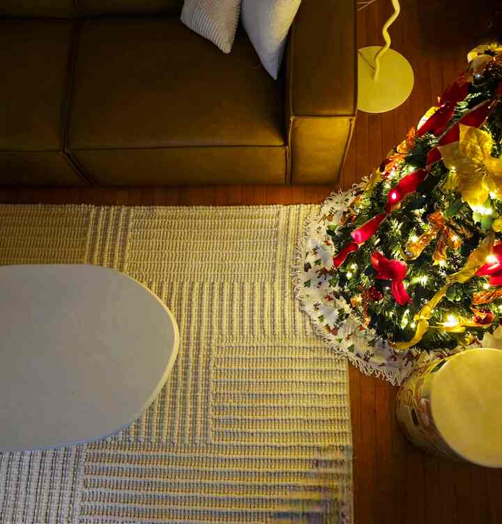 Deck the Floors ✨
A cozy rug grounding the room, warm light from the tree, and holiday moments happening right underfoot. Bonus win: the tree rug I scored for 11¢ on Black Friday 🎄✨ Cozy doesn’t have to be expensive.

#OhouseRug #OhouseCozy #OhouseGlow #OhouseStyling