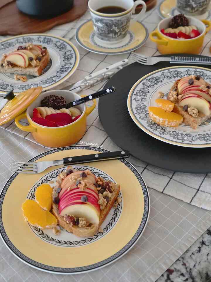 Home brunch just got better 🍞☕
Beautiful dinnerware makes it feel extra special 🖤💛

#homebrunch #homecafe #brunch #sandwich #dinnerware #sabre #villeroy #villeroyandboch #weekendbrunch