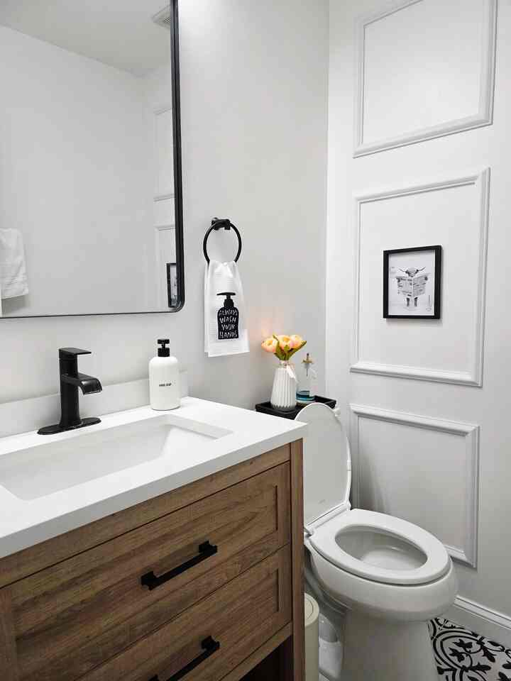 simple bathroom upgrade with ohouse tulip lamp 🔦 
I lit a tiny corner and the whole room changed. What little change made your space feel new this year? ✨

#OhouseCare
#OhouseLight
#OhouseGather #OhouseGlow #OhouseChange