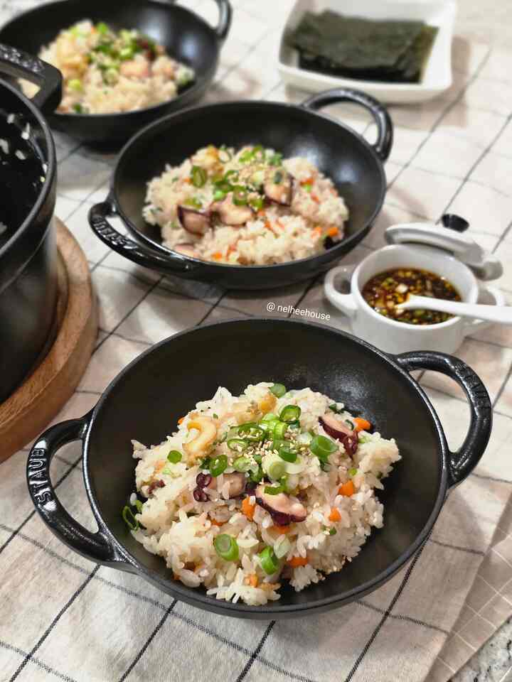 Made Korean sotbap with abalone and octopus for my family while they’re recovering from the flu. Comfort food, cooked with extra care

#staub #sotbob #ricecocotte #comfortfood #foodie #cooking #koreanfood