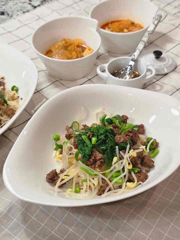 Nothing fancy, just Korean soybean sprout rice—simple, healthy but satisfying 😊

#dinnerware #villeroyandboch #villeroy #vapiano #sabre #koreanfood #foodie #plating #platingshot
