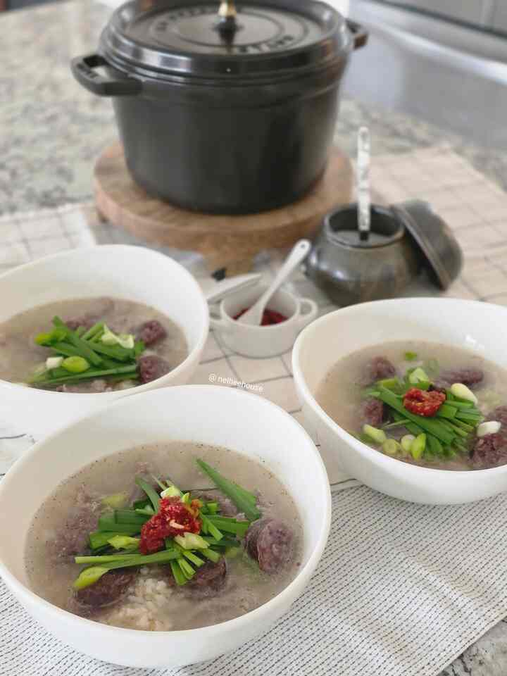 Cold day cure: quick and easy Korean Soondae Gukbap 😘🥘

#koreanfood #dinnerware #foodie #plating  