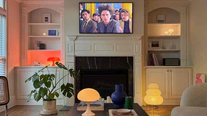 “Dawn vs. Dusk”: Where the day begins and where it ends— which one’s your vibe? ✨
.
.
.
#livingroom #dayvsnight #ambientlight #lamp #coffeetabledecor #midcenturymodern #parisianmodern #homedecor #homeinspo #homeinspiration #homegoals🏡 #pinterestinspired #pinterestaesthetic #interiordesign #livingroomdecor #ecclecticdecor #livingroominspiration