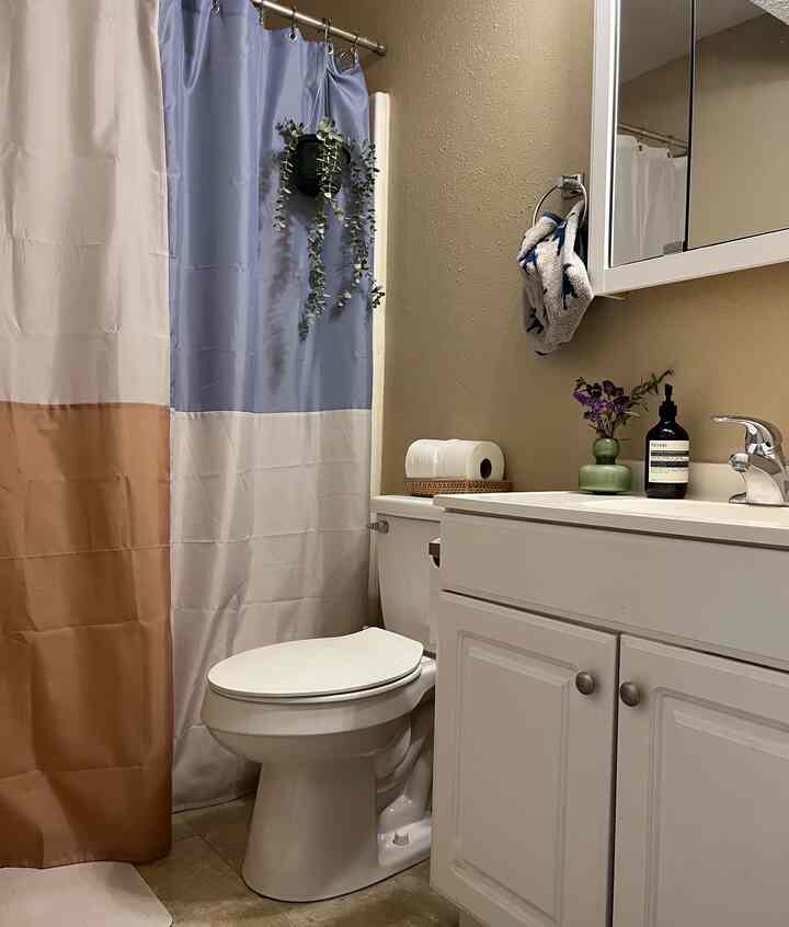 Transform your space with style and function 🌸 By placing the wall mount organizer on the vanity door, I've created a cleaner, more elegant sink area that captures the essence of a hotel bathroom.

#bathroomstorage #bathroominterior #spring