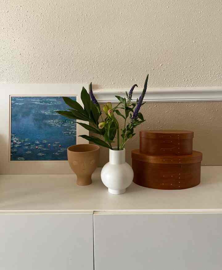 Stylish yet functional🤎
These shaker oval boxes embody the perfect blend of aesthetics and practicality, offering enough space for concealing your stuffs. 

#storagebox #stylishinterior #spring #entrancehall 