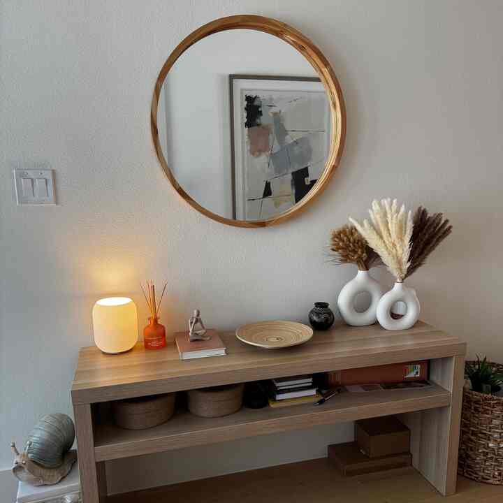 Having a cozy entry way is important when having guests!
#entry #foyer