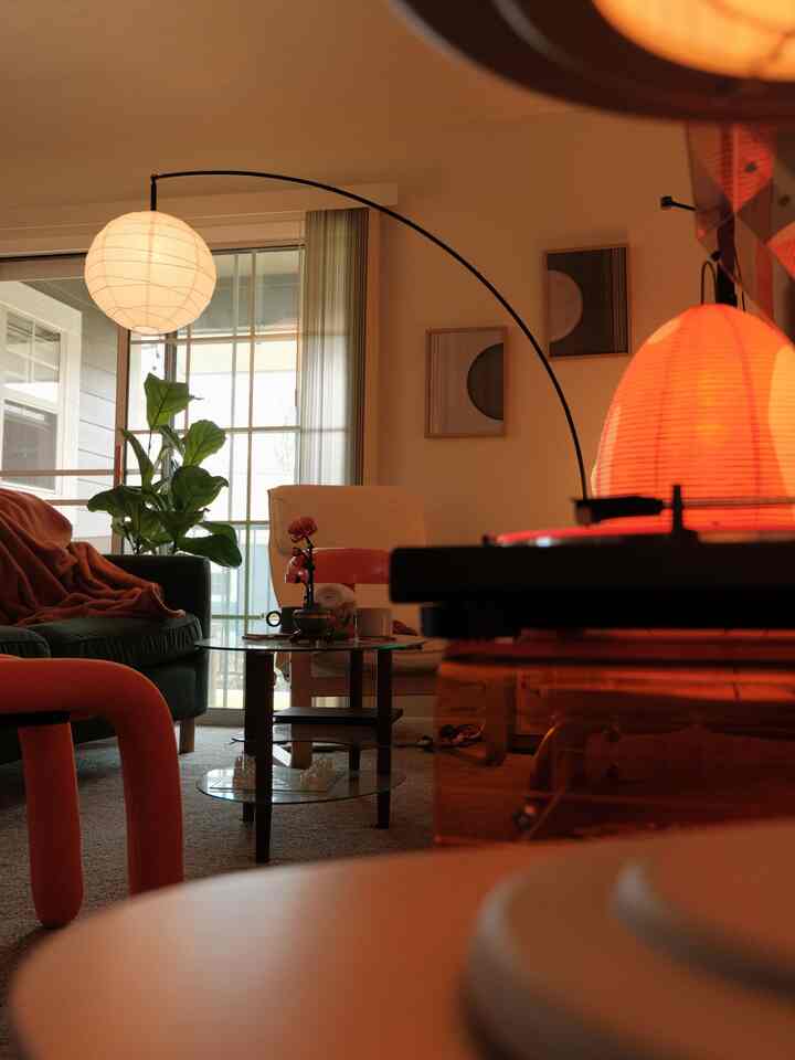 POV: you’re my IKEA lamp sitting on top of my IKEA stool soaking up the living room view :)

#ikealighting #ikea #warmfeeling  