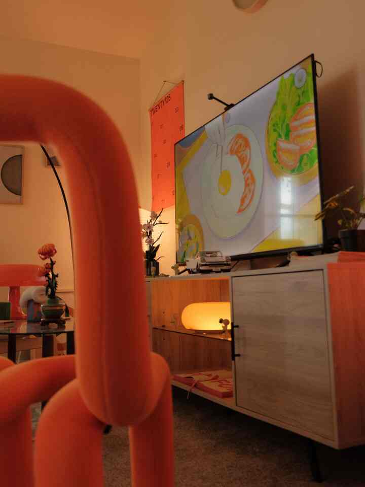 Popcorn anyone?

#movienight #warmhome #orangeglow