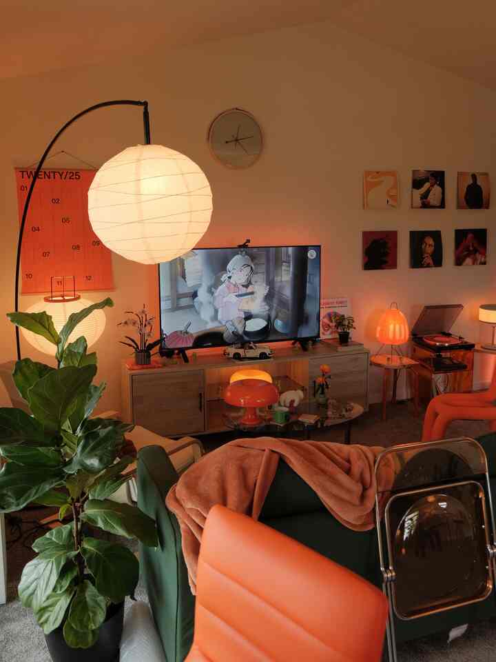 Thinking of adding maroon as my new color :) let’s experiment together!

#maroon #experimentdecor #warmtones #earthtones