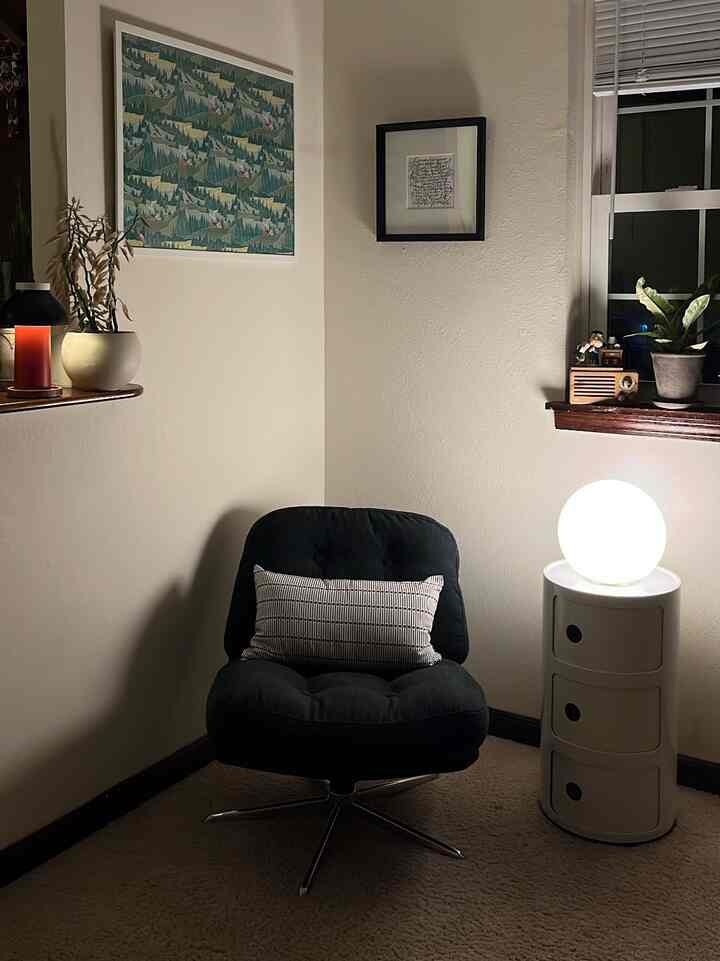 Good night! ✨🤍😴

#ikea #lamp #armchair #walldeco #plantinterior