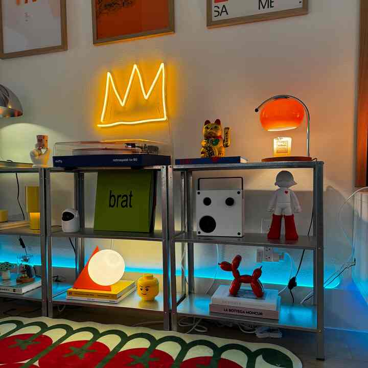 The Yellowpop Crown definitely makes a statement above our record player!
#maximalist #colorful