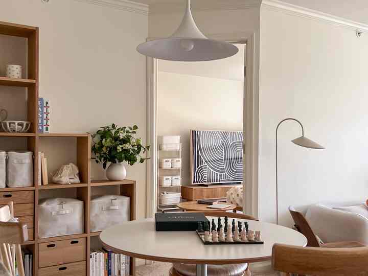 A bold decor piece for $50 can be all it takes to refresh a space. Lately I’ve been into chess boards, so I got one in a moody green—and it’s the perfect statement piece!


#chess #decoration #object #beigetone #beigeinterior #beige #livingroominterior #livingroom #woodenfurniture #WoodInterior 